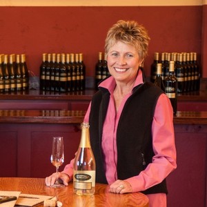 Vicky Farrow, Proprietor, Amista Vineyards with Sparkling Blanc de Blanc