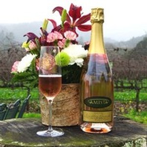 Amista Vineyards Sparkling Syrah, a glittering rosé