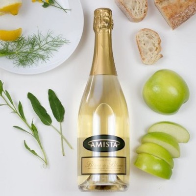 Amista Vineyards Blanc de Blanc with Apples Lemon