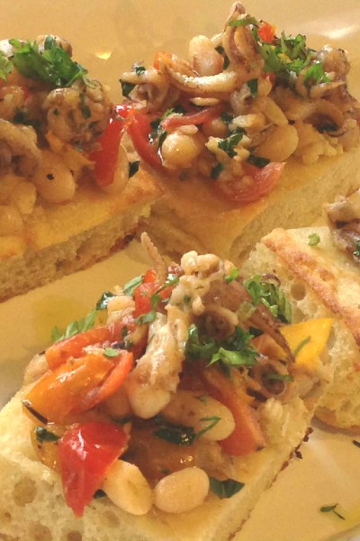 Tuscan Calamari Crostini pairs with Amista Vineyards Blanc de Blanc, Sparkling Holidays Party, Healdsburg