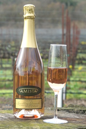 Amista Sparkling Grenache NV18